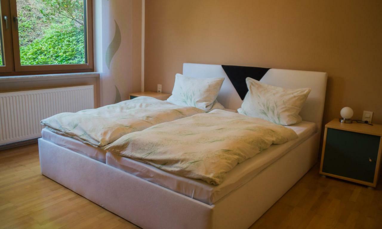Zum Ehranger Wald 2A Appartement Trier Buitenkant foto